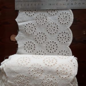 CM Wise  Scalloping Lace